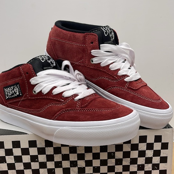 Vans Men’s Skate Half Cab
Pig Suede Brick
VN0A5KYABRI Sneakers - Picture 4 of 16